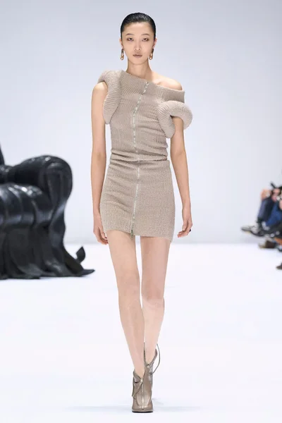 Look 14